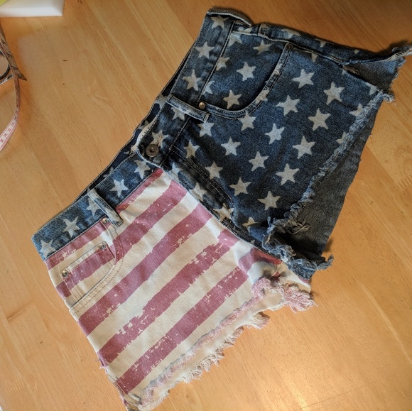 Bullhead Pants - Bullhead American Flag hi rise shorts